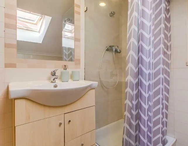 Santos Gem I - In Trendy Neighborhood * Lisboa